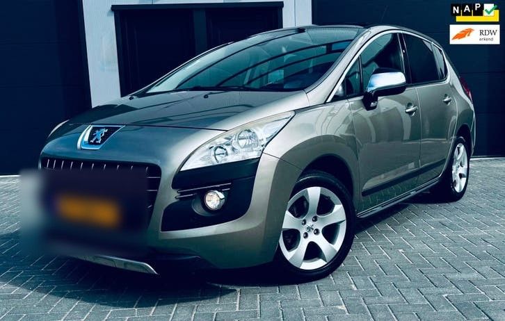 Grijze Peugeot voor het pand van Fix2Drive